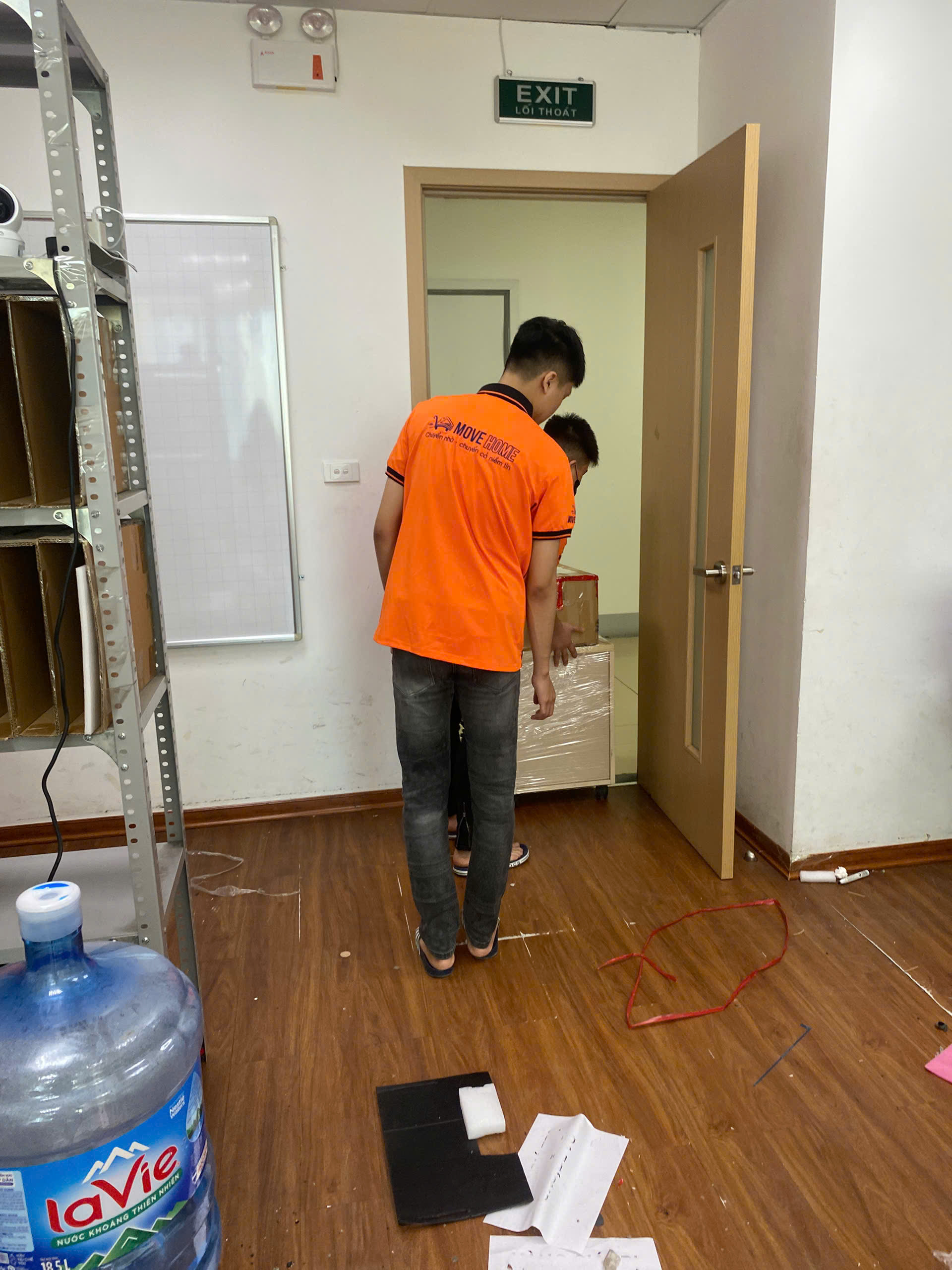chuyển nhà ngày mưa